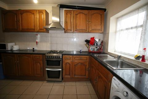 undefined, Ellerdine Road, HOUNSLOW, Greater London, TW3