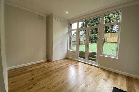 Studio to rent, Thurlow Park Road, West Dulwich, SE21