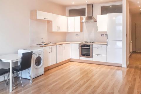 1 bedroom flat to rent, London Court,