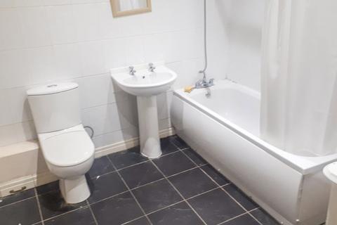 1 bedroom flat to rent, London Court,