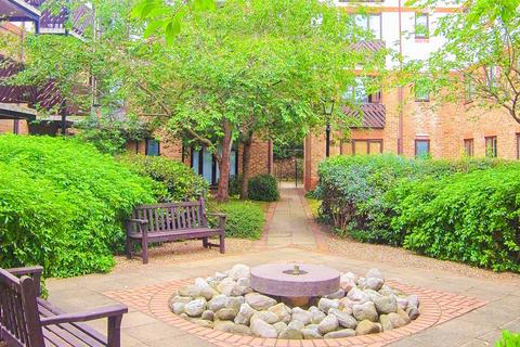 1 bedroom apartment to rent, Lichfield Gardens, Richmond