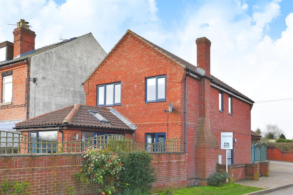 Main Street, Palterton, Chesterfield 4 bed detached house £279,950