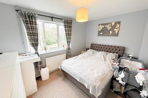 2 bedroom end of terrace house to rent, Simonsbath, Furzton, Milton Keynes