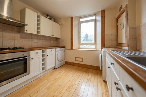 3 bedroom flat to rent, Main Street, Perth, Perthshire, PH2