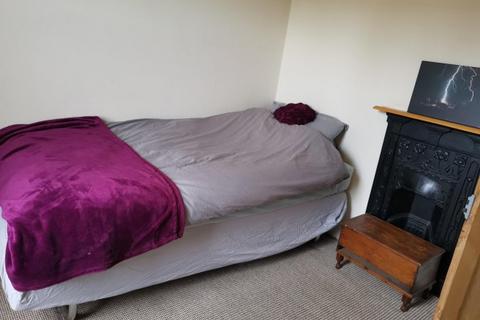 2 bedroom house share to rent, Beverley Road