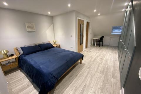 1 bedroom in a house share to rent, Lower Hill Road