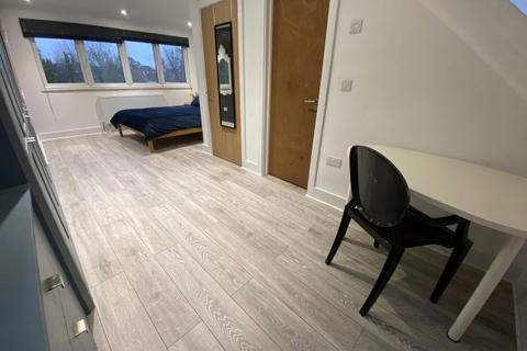 1 bedroom in a house share to rent, Lower Hill Road