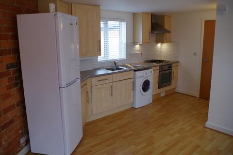 2 bedroom flat to rent, 2 Overstone Road, Northampton NN1