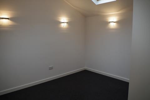 2 bedroom flat to rent, 2 Overstone Road, Northampton NN1