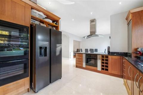 4 bedroom house for sale, Chatsworth Avenue, Hendon, London NW4