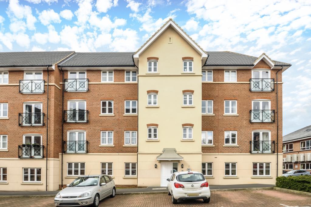 Viridian Square, Aylesbury, HP21 2 bed apartment £1,100 pcm (£254 pw)