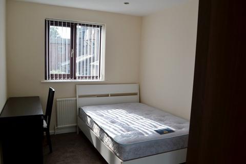 5 bedroom terraced house to rent, Swinton Grove, Victoria Park