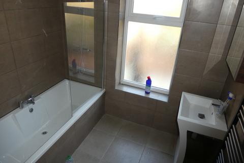 5 bedroom end of terrace house to rent, Denham Street, Victoria Park, Manchester