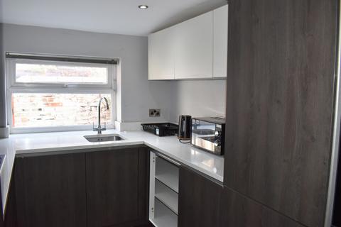 5 bedroom end of terrace house to rent, Denham Street, Victoria Park, Manchester
