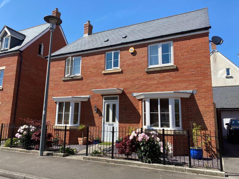 Phoenix Way, Portishead 4 bed detached house £500,000