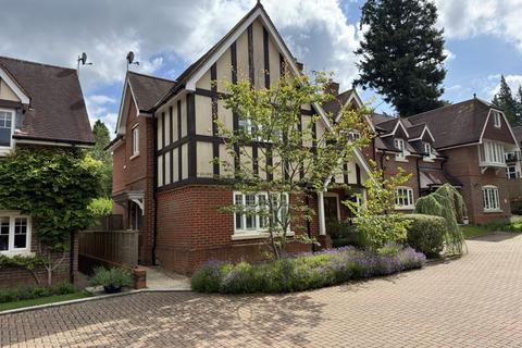 2 bedroom semi-detached house for sale, No Onward Chain - Thistledown, Hindhead