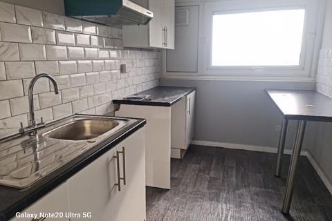 2 bedroom flat to rent, Wickets Tower, Wyatt Close, Edgbaston, Birmingham, B5 7TL