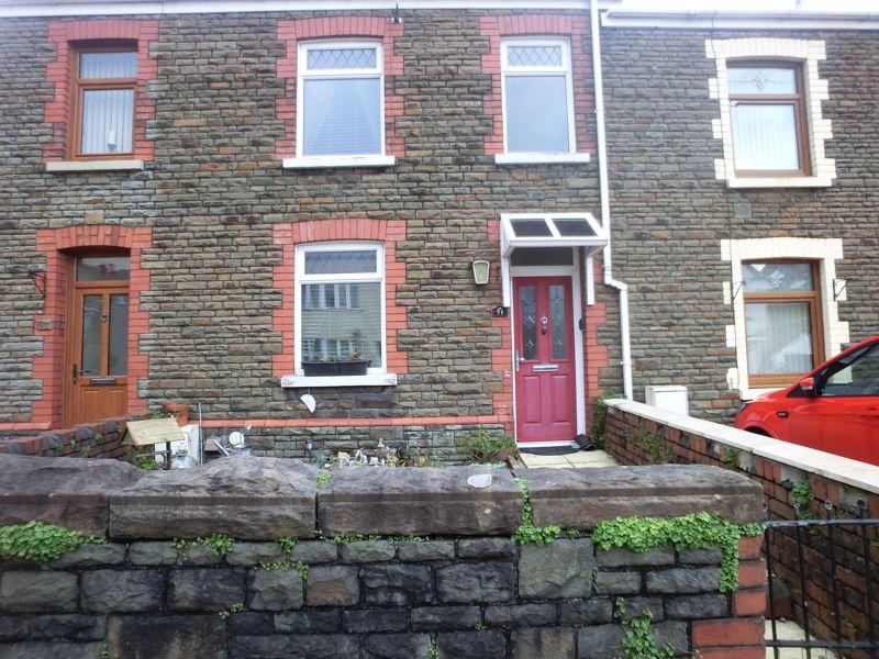 Lone Road, Clydach. Swansea. SA6 5HU. 2 bed terraced house £110,000