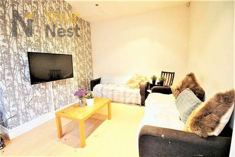 6 bedroom terraced house to rent, Beechwood Mount, Burley, LS4 2NQ
