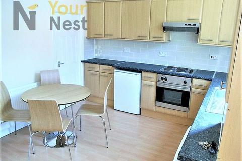 6 bedroom terraced house to rent, Beechwood Mount, Burley, LS4 2NQ