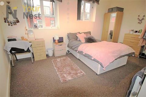 6 bedroom house to rent, Royal Park Road, Hyde Park, Leeds, LS6 1JJ