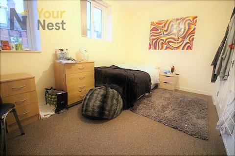 6 bedroom house to rent, Royal Park Road, Hyde Park, Leeds, LS6 1JJ