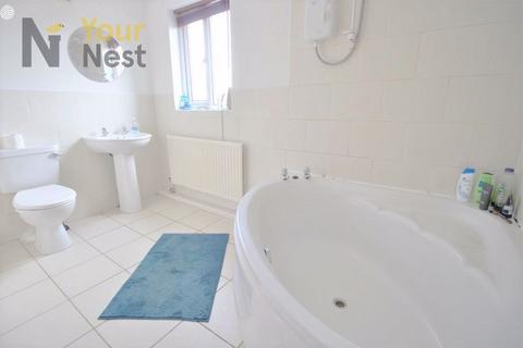 4 bedroom semi-detached house to rent, Headingley Mount, Headingley, Leeds, LS6 3JX