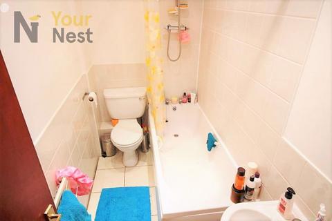 4 bedroom semi-detached house to rent, Headingley Mount, Headingley, Leeds, LS6 3JX