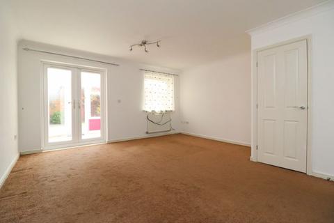 3 bedroom semi-detached house to rent, Bodenham Field, Gloucester