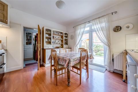 5 Hillside Gardens, Barnet, EN5 2NG
