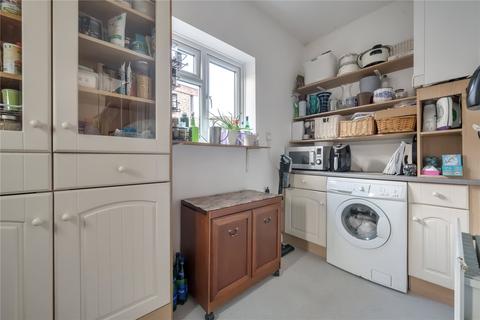 5 Hillside Gardens, Barnet, EN5 2NG