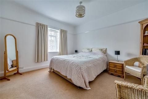 5 Hillside Gardens, Barnet, EN5 2NG