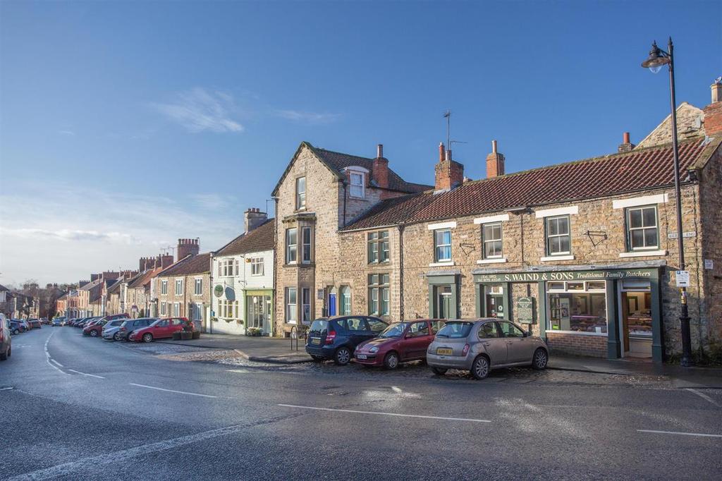 Howe End, Kirkbymoorside 3 bed cottage for sale £188,000