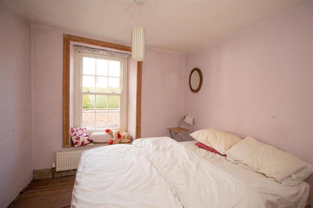 Howe End, Kirkbymoorside 3 bed cottage for sale £188,000