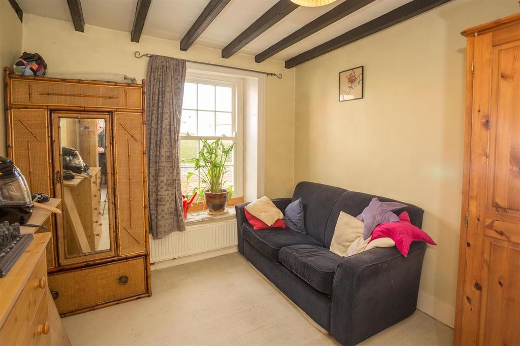 Howe End, Kirkbymoorside 3 bed cottage for sale £188,000