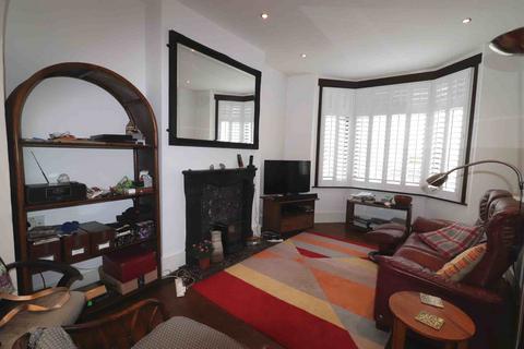 3 bedroom house to rent, Cottingham Road, Penge