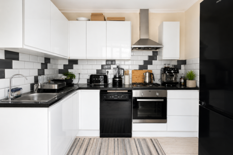 3 bedroom terraced house to rent, Sunnyside Road East, Edmonton, N9