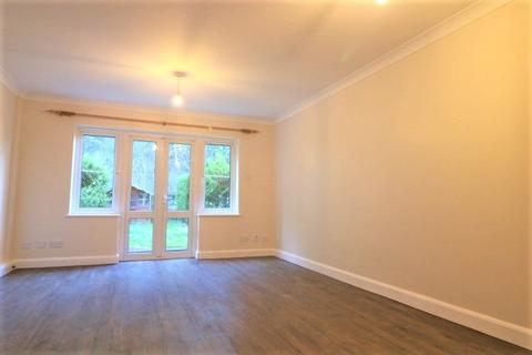 2 bedroom terraced house to rent, Oliver Twist Close, Rochester