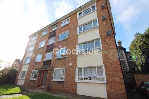 2 bedroom flat to rent, Hillside, Rochester