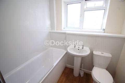 2 bedroom flat to rent, Hillside, Rochester