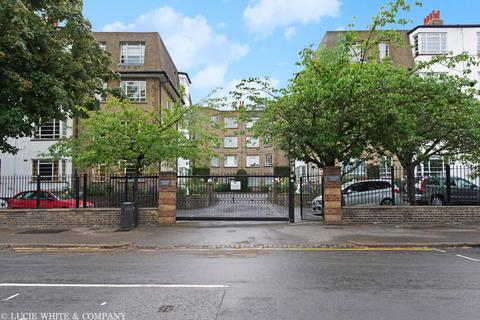 3 bedroom flat to rent, Woodside House, Wimbledon