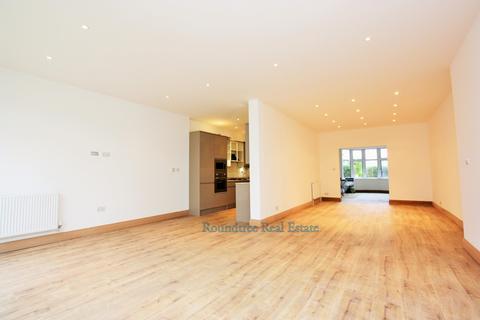 5 bedroom house to rent, Temple Gardens, Temple Fortune, NW11
