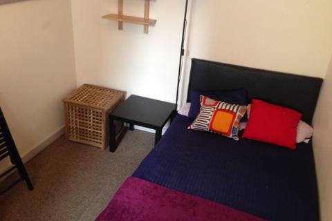 1 bedroom in a house share to rent, REF: 10736 | Cyril Street | Northampton | NN1