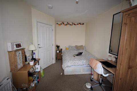 3 bedroom flat to rent, Dragon Road, Hatfield AL10