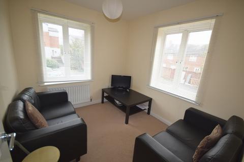 3 bedroom flat to rent, Dragon Road, Hatfield AL10