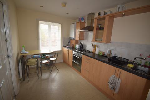 3 bedroom flat to rent, Dragon Road, Hatfield AL10