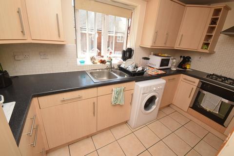 4 bedroom house to rent, Richards Street, Hatfield AL10