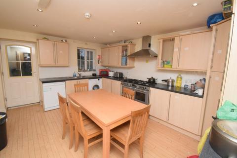 5 bedroom house to rent, Dragon Road, Hatfield AL10