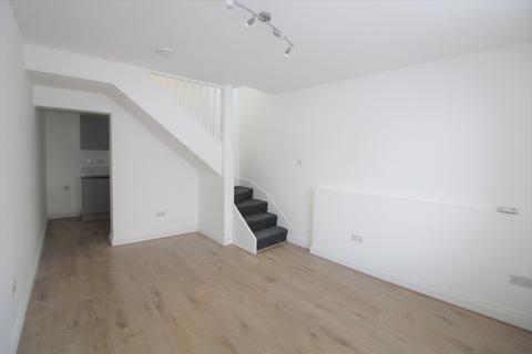 2 bedroom flat to rent, Clarence Road, Enfield, EN3