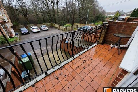 3 bedroom terraced house to rent, Brook Valley, Maybush
